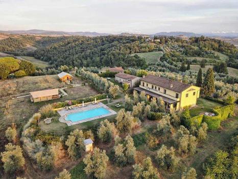 Våningshus med svømmebasseng i Toscana
